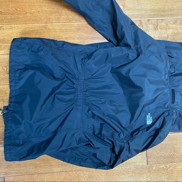 The North Face Womens Black Rainjacket Size Small - Picture 2 of 7